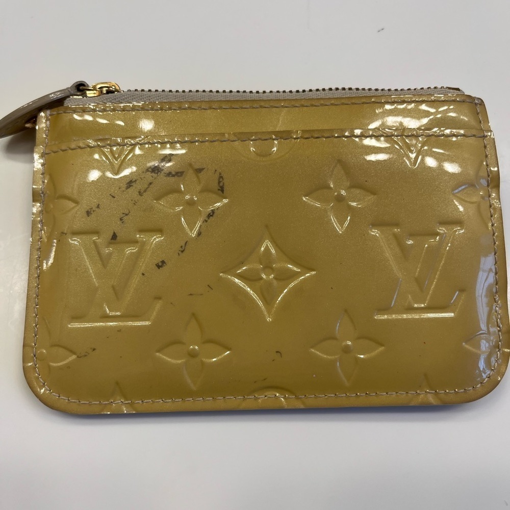 Louis Vuitton Cream Key Pouch - Picture 8 of 9